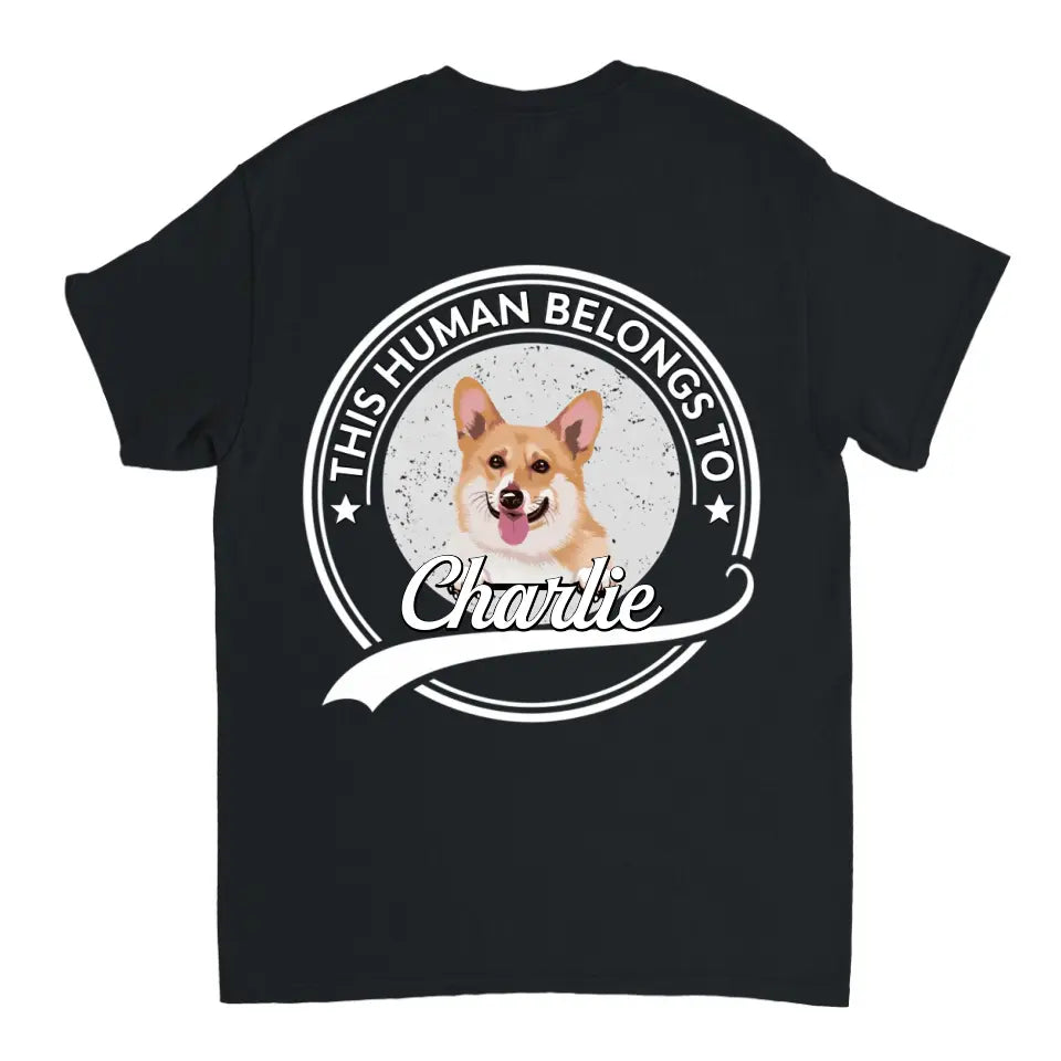 Este ser humano pertenece a un perro - Camiseta, sudadera, sudadera con capucha unisex personalizada - Regalo para los amantes de los perros