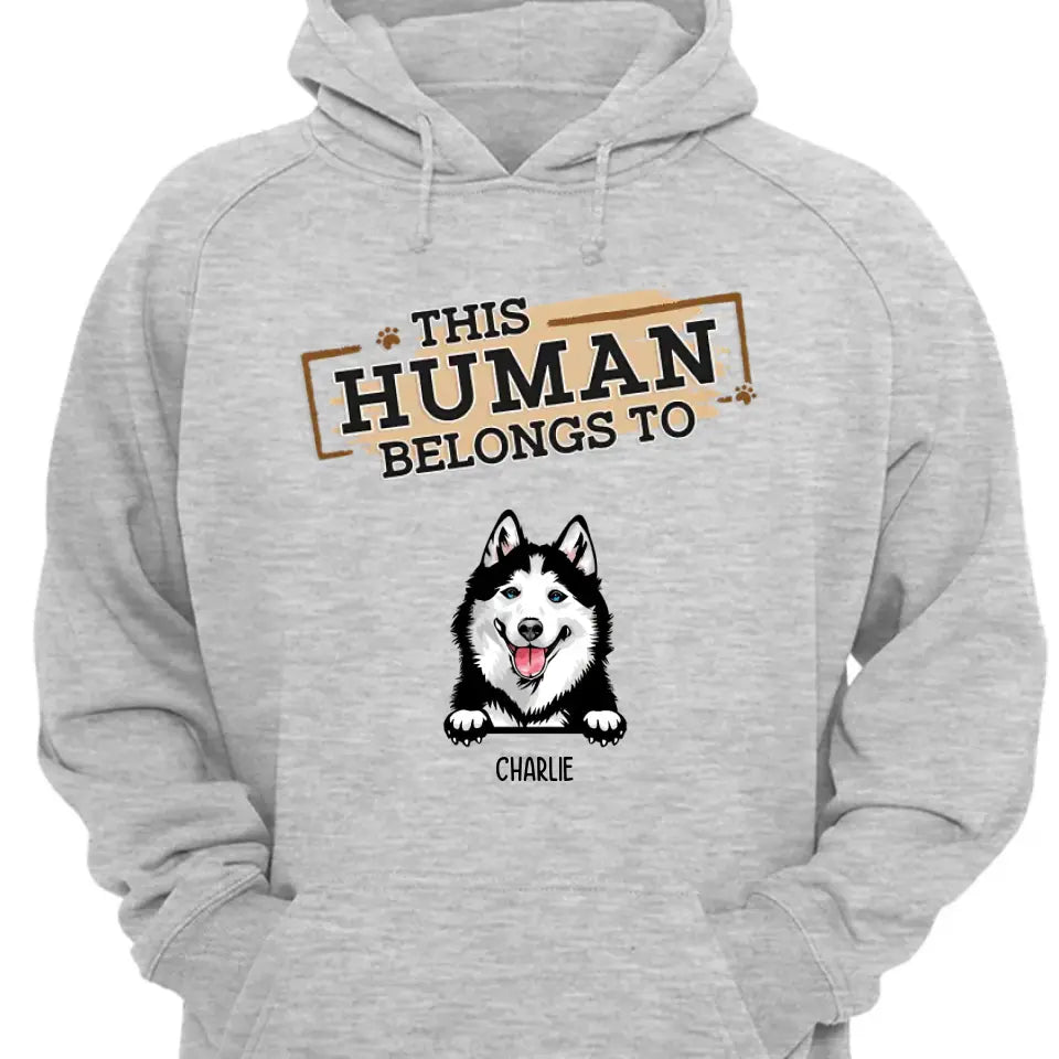 El ser humano pertenece a los perros - Camiseta, sudadera, sudadera con capucha personalizada - Regalos para amantes de los perros 