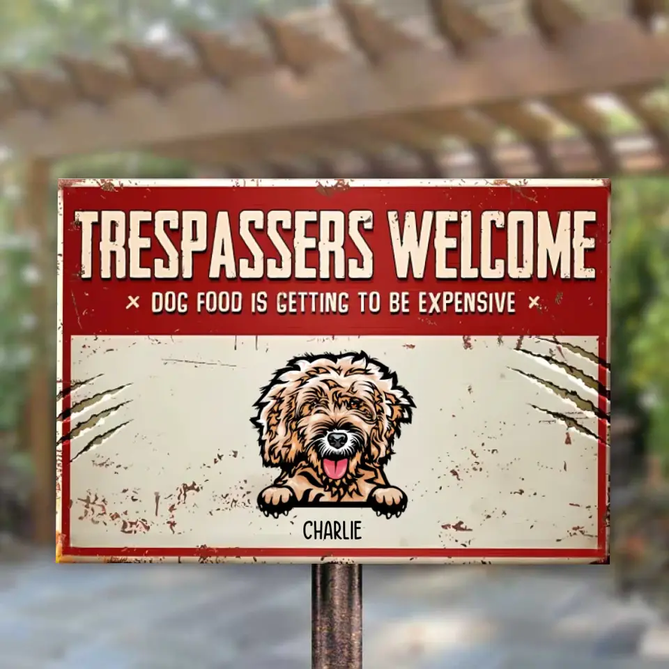 Intrusos bienvenidos - Letrero de metal personalizado para mascotas